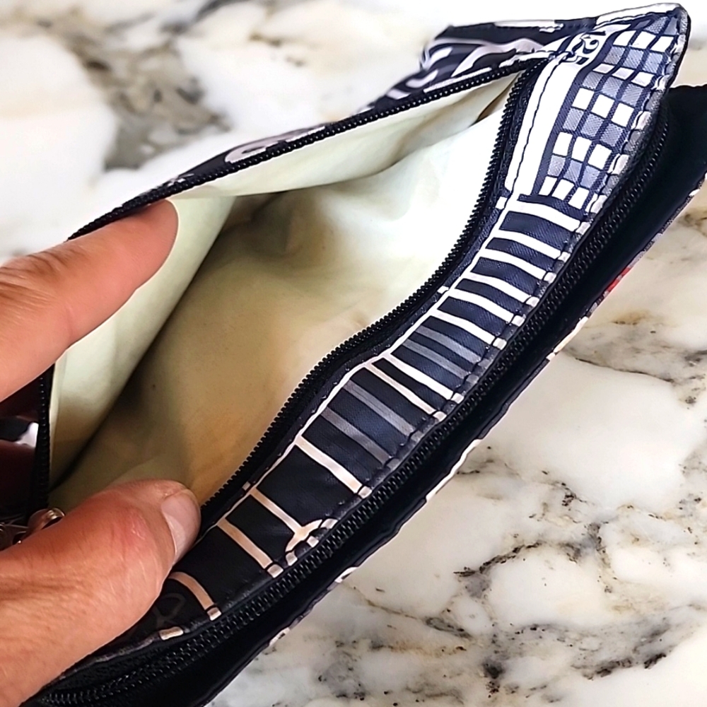Lesportsac Musical Black and White Clutch - Picture 3 of 12